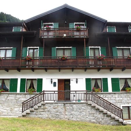 Casa Alpina Don Guanella Bed & Breakfast Macugnaga Ngoại thất bức ảnh