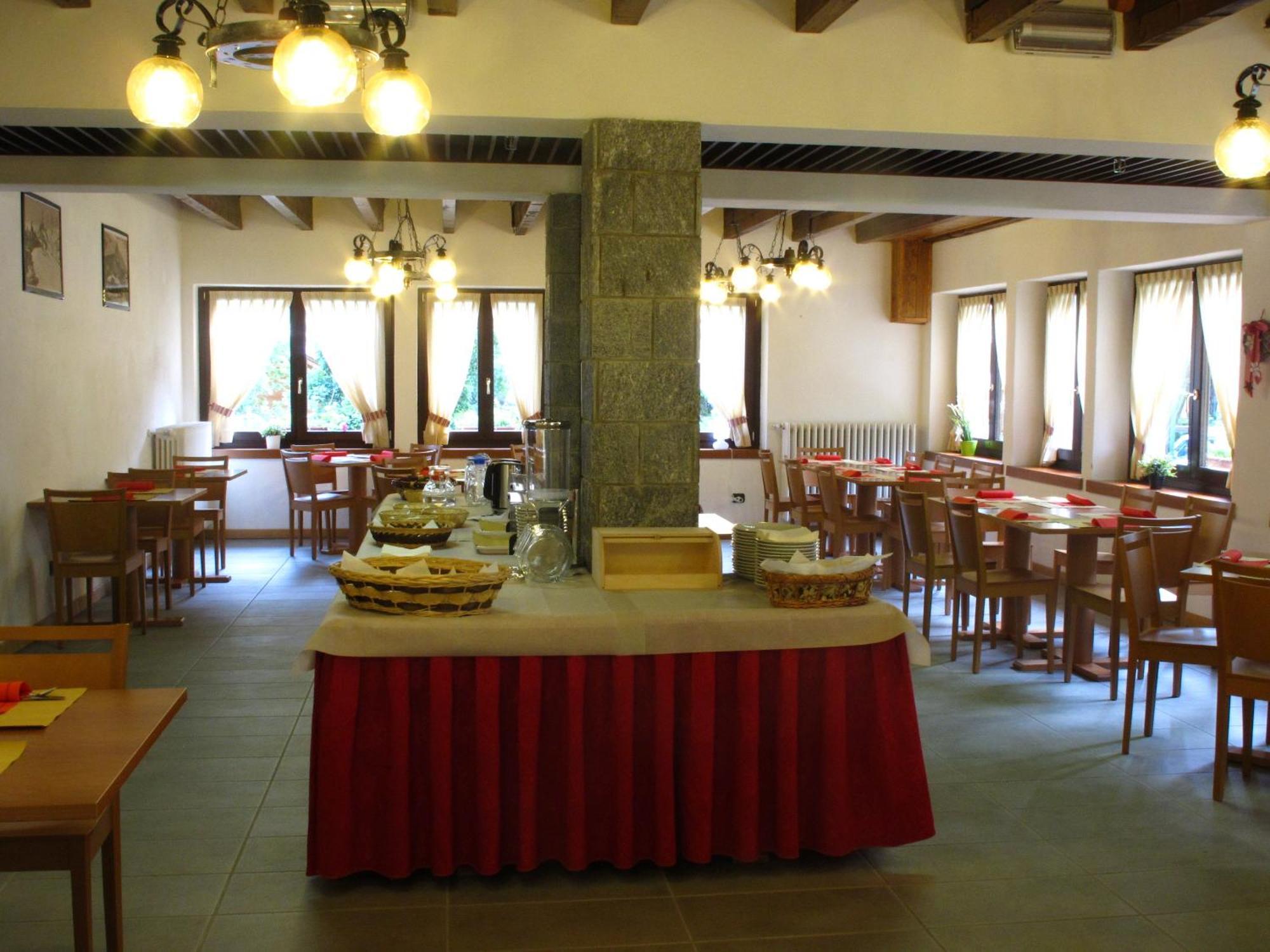 Casa Alpina Don Guanella Bed & Breakfast Macugnaga Ngoại thất bức ảnh