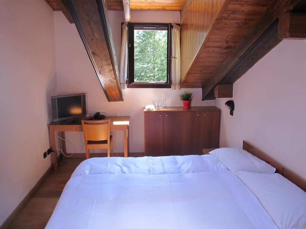 Casa Alpina Don Guanella Bed & Breakfast Macugnaga Phòng bức ảnh