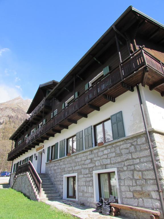 Casa Alpina Don Guanella Bed & Breakfast Macugnaga Ngoại thất bức ảnh