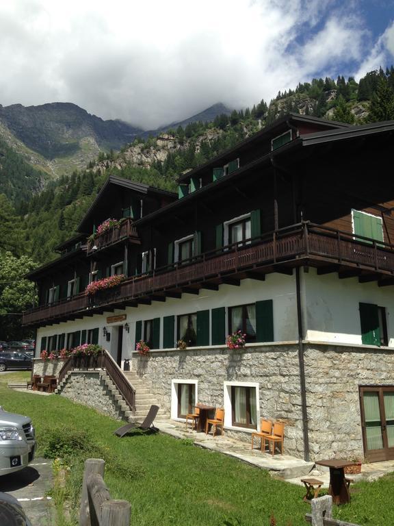 Casa Alpina Don Guanella Bed & Breakfast Macugnaga Ngoại thất bức ảnh